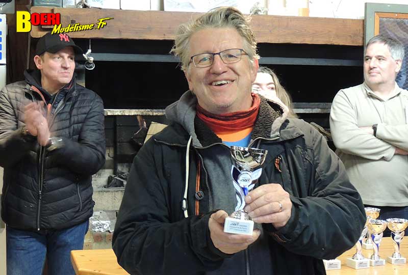 1ère cf piste 1/8 thermique classique et brushless électrique à evry club mrte les 12 et 13 mars 2022