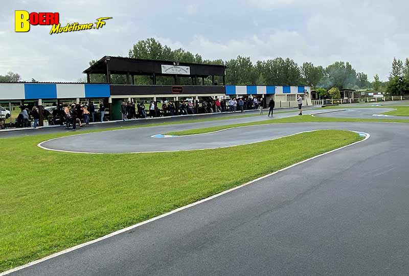 1ère cf piste 1/8 thermique classique et brushless électrique à evry club mrte les 12 et 13 mars 2022