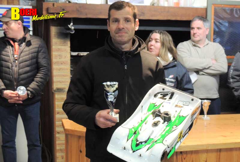1ère cf piste 1/8 thermique classique et brushless électrique à evry club mrte les 12 et 13 mars 2022