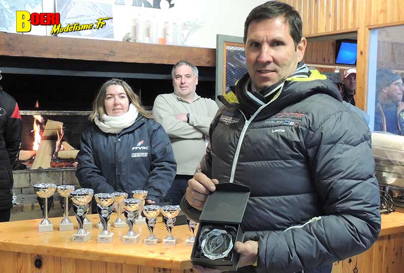 1ère cf piste 1/8 thermique classique et brushless électrique à evry club mrte les 12 et 13 mars 2022