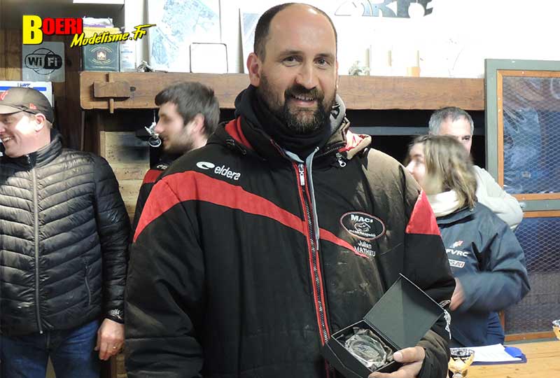 1ère cf piste 1/8 thermique classique et brushless électrique à evry club mrte les 12 et 13 mars 2022