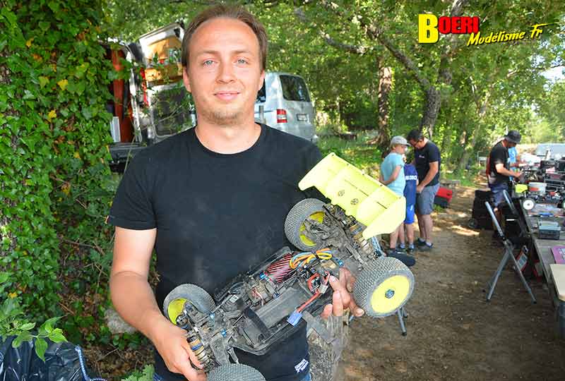 course tt 1/8 thermique et brushless à Lacoste au club aspomola le 15 mai 2022