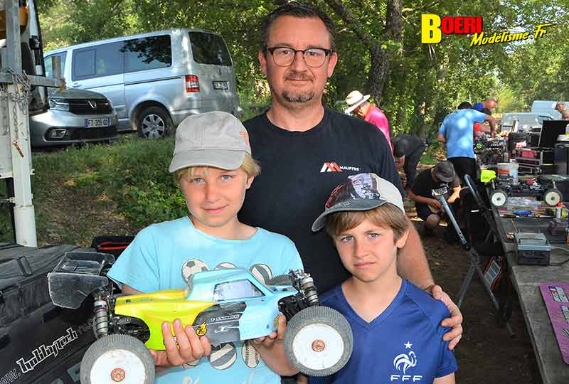 course tt 1/8 thermique et brushless à Lacoste au club aspomola le 15 mai 2022