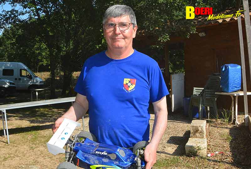 course tt 1/8 thermique et brushless à Lacoste au club aspomola le 15 mai 2022