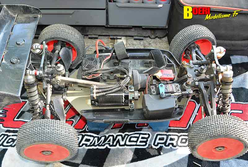 course tt 1/8 thermique et brushless à Lacoste au club aspomola le 15 mai 2022