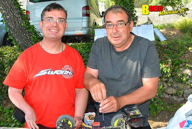 course tt 1/8 thermique et brushless à Lacoste au club aspomola le 15 mai 2022