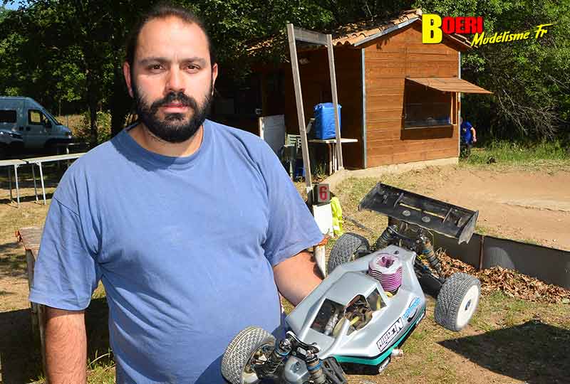 course tt 1/8 thermique et brushless à Lacoste au club aspomola le 15 mai 2022
