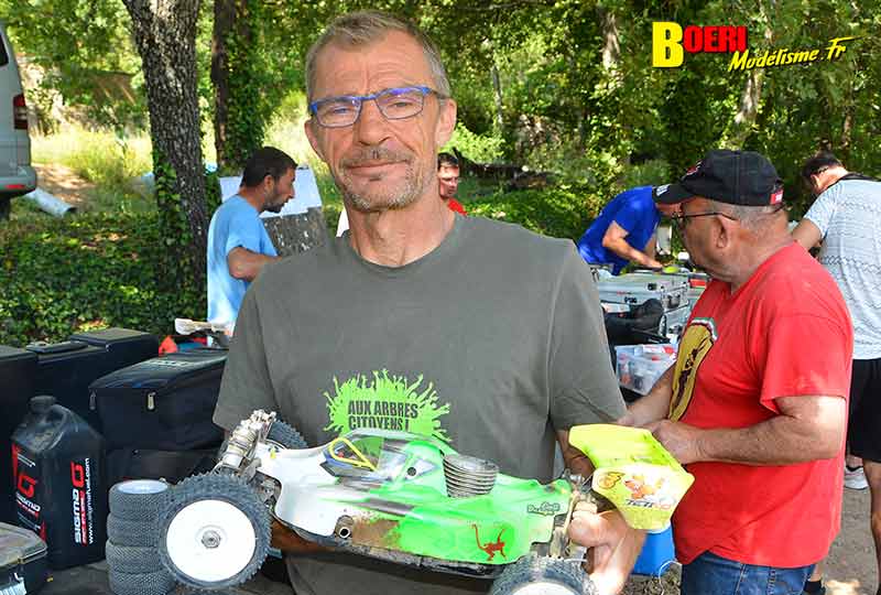 course tt 1/8 thermique et brushless à Lacoste au club aspomola le 15 mai 2022