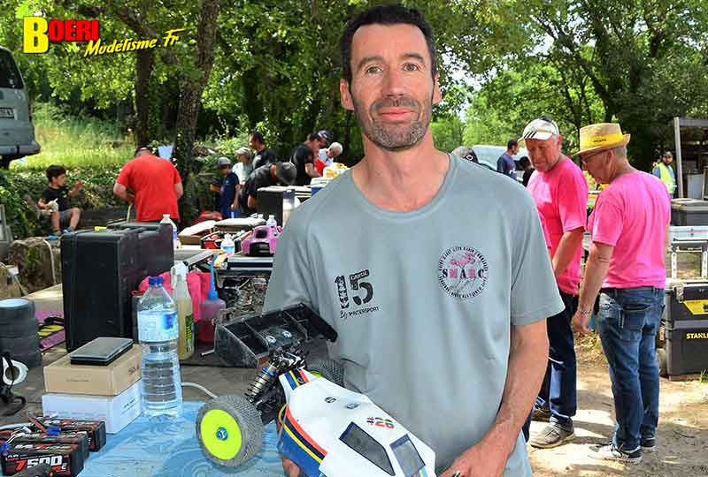 course tt 1/8 thermique et brushless à Lacoste au club aspomola le 15 mai 2022