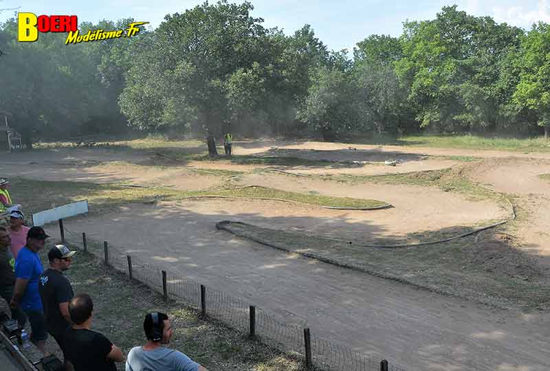 course tt 1/8 thermique et brushless à Lacoste au club aspomola le 15 mai 2022