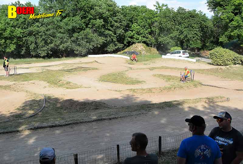course tt 1/8 thermique et brushless à Lacoste au club aspomola le 15 mai 2022
