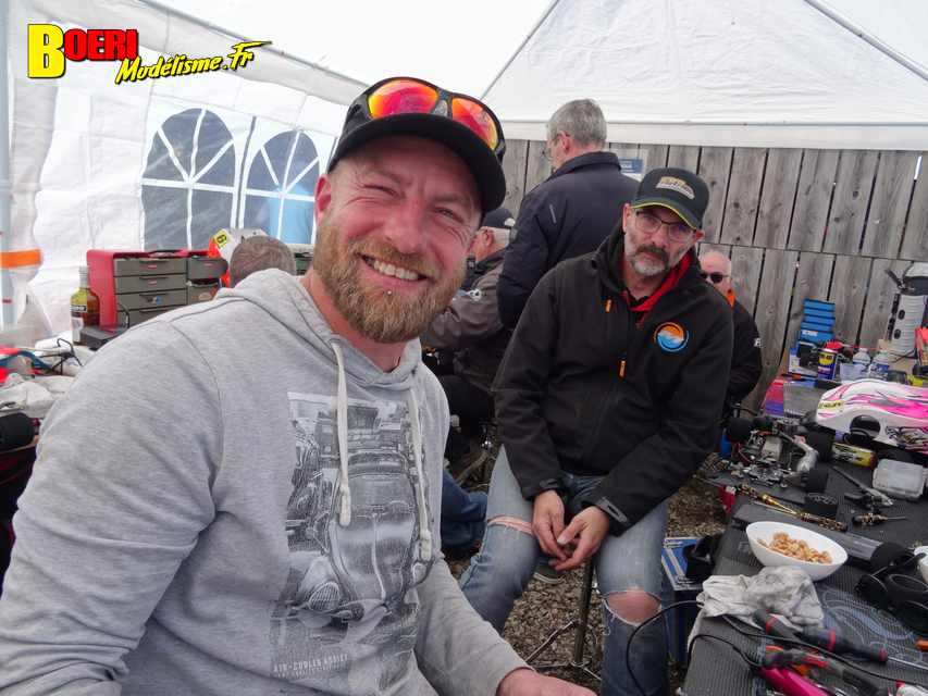 cf piste 1/8ème classique et brushless à tourlaville 8 et 9 avril 2023
