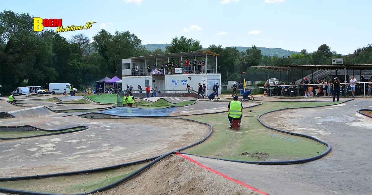 challenge 100% rc 1/8 thermique et électrique à apt club pegase rc racing avec yannick aigoin et maxime noble