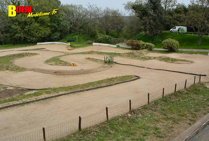 course voitures rc TT 1/8 thermique et électrique à Lacoste club aspomola le 7 avril 2024