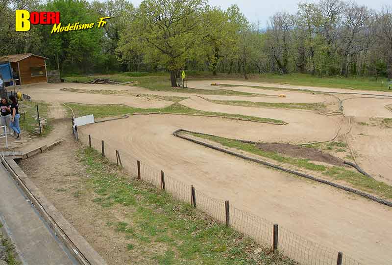 course voitures rc TT 1/8 thermique et électrique à Lacoste club aspomola le 7 avril 2024