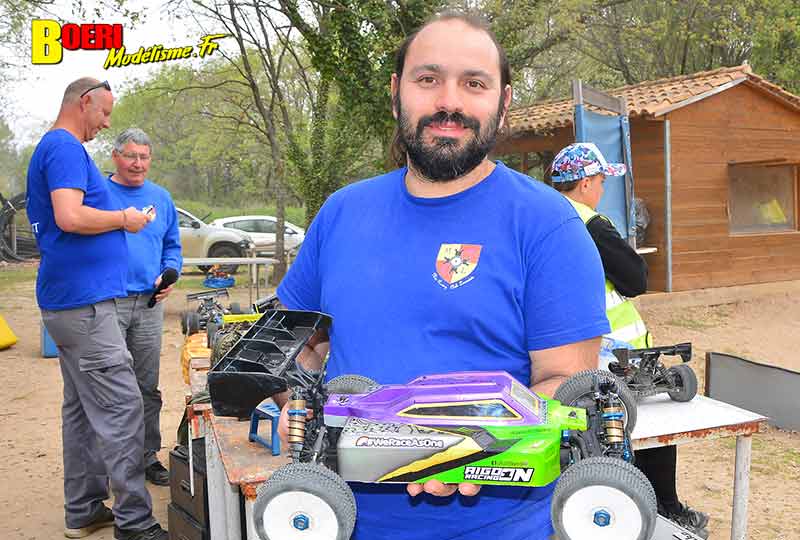 course voitures rc TT 1/8 thermique et électrique à Lacoste club aspomola le 7 avril 2024