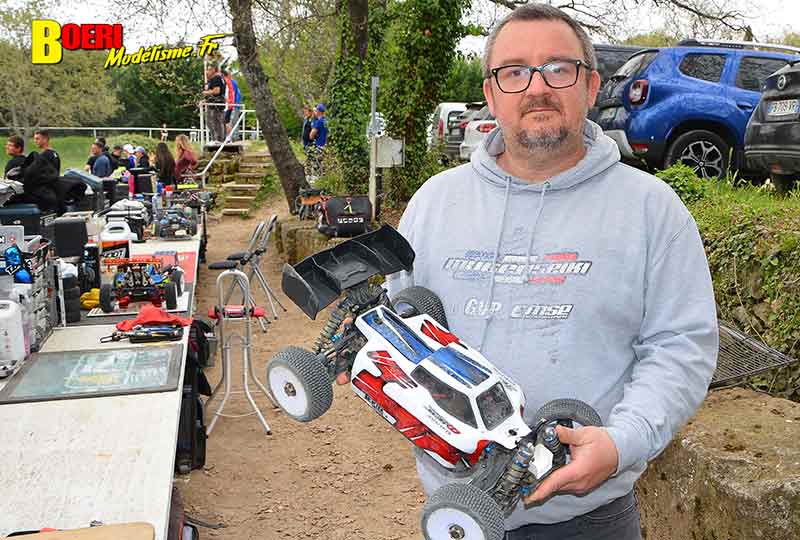 course voitures rc TT 1/8 thermique et électrique à Lacoste club aspomola le 7 avril 2024