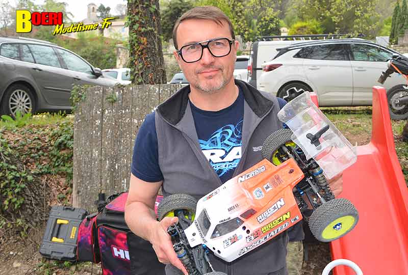 course voitures rc TT 1/8 thermique et électrique à Lacoste club aspomola le 7 avril 2024