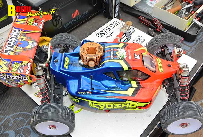 course voitures rc TT 1/8 thermique et électrique à Lacoste club aspomola le 7 avril 2024