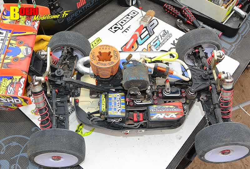 course voitures rc TT 1/8 thermique et électrique à Lacoste club aspomola le 7 avril 2024