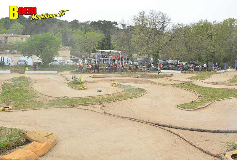 course voitures rc TT 1/8 thermique et électrique à Lacoste club aspomola le 7 avril 2024