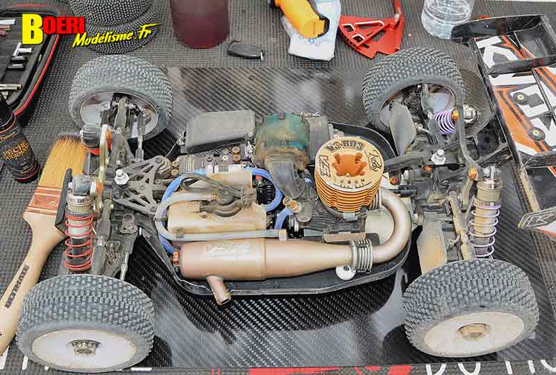 course voitures rc TT 1/8 thermique et électrique à Lacoste club aspomola le 7 avril 2024