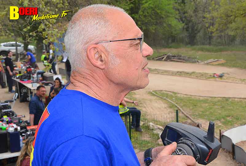 course voitures rc TT 1/8 thermique et électrique à Lacoste club aspomola le 7 avril 2024