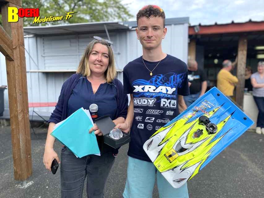 cf piste 1/8eme thermique 4x4 à Aulnay club rsma93 les 11 et 12 mai 2024 gagnée par Maxime Ripoll 