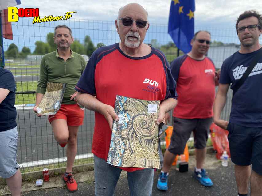 cf piste 1/8eme thermique 4x4 à Aulnay club rsma93 les 11 et 12 mai 2024 gagnée par Maxime Ripoll 