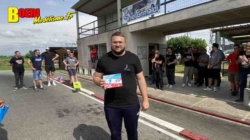 cf piste 1/8eme thermique 4x4 à Beaumont Monteux club bmvrc les 8 et 9 juin 2024 