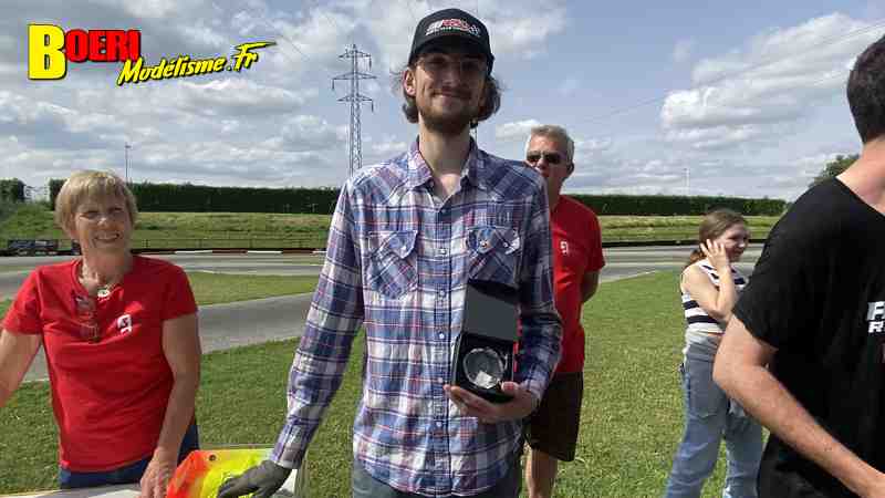 cf piste 1/8eme thermique 4x4 à Beaumont Monteux club bmvrc les 8 et 9 juin 2024 