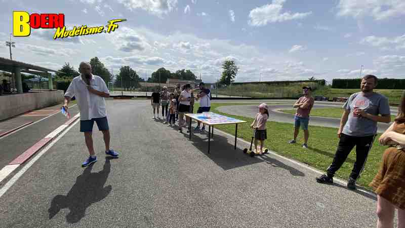 cf piste 1/8eme thermique 4x4 à Beaumont Monteux club bmvrc les 8 et 9 juin 2024 