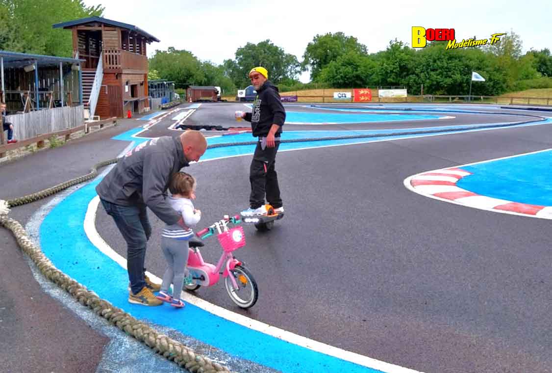 cf piste 1/5 thermique et électrique à Tourlaville tmb 24 et 25 mai 2025 