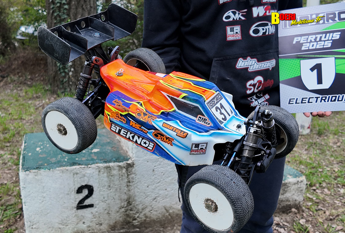 finale du challenge 100% RC de voitures radiocommandées TT 1/8 à Pertuis les 27 et 28 septembre 2025 
