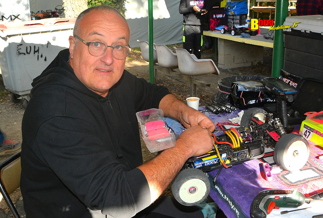 finale du challenge 100% RC de voitures radiocommandées TT 1/8 à Pertuis les 27 et 28 septembre 2025 