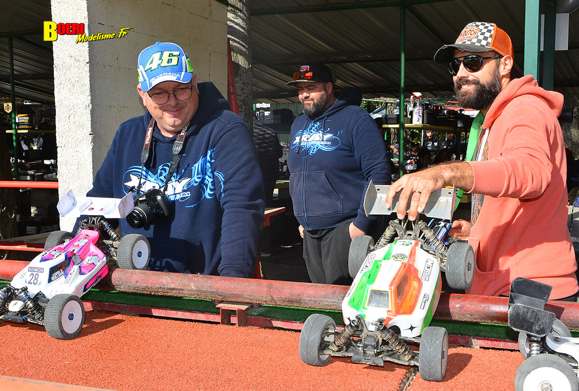 finale du challenge 100% RC de voitures radiocommandées TT 1/8 à Pertuis les 27 et 28 septembre 2025 
