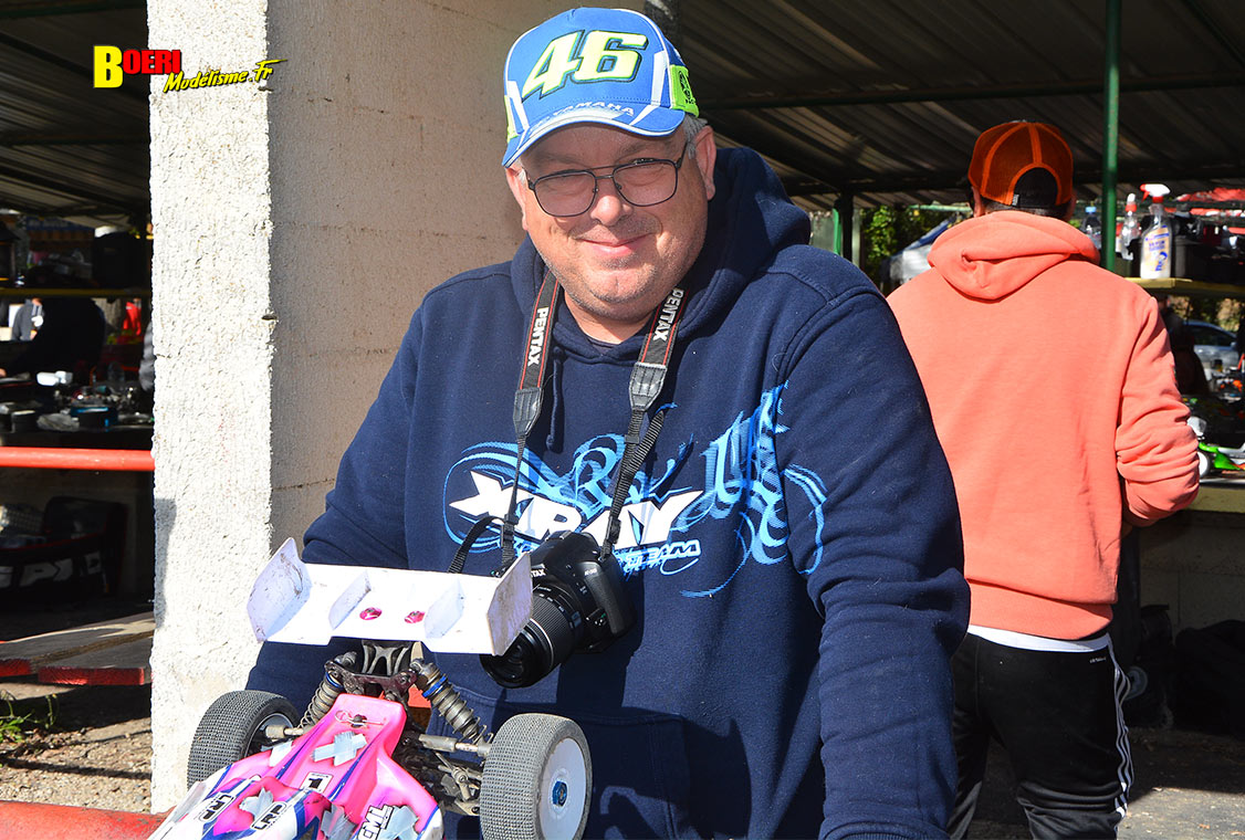 finale du challenge 100% RC de voitures radiocommandées TT 1/8 à Pertuis les 27 et 28 septembre 2025 