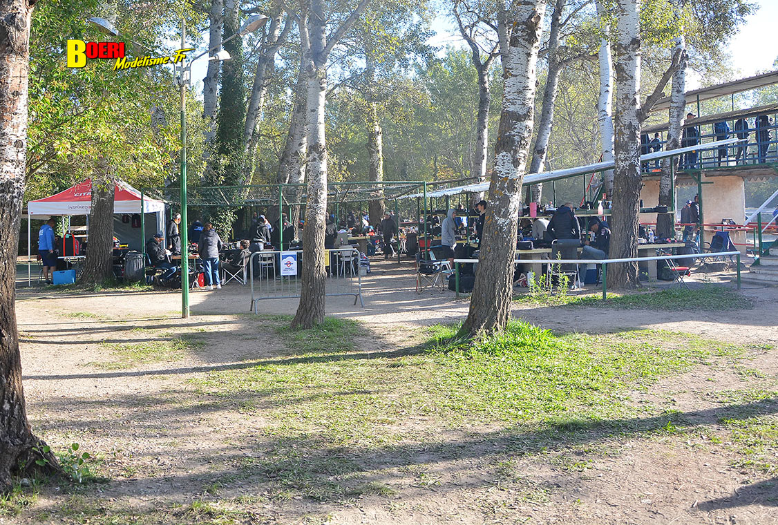 finale du challenge 100% RC de voitures radiocommandées TT 1/8 à Pertuis les 27 et 28 septembre 2025 