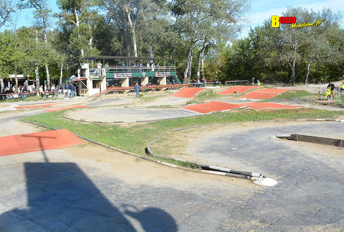 finale du challenge 100% RC de voitures radiocommandées TT 1/8 à Pertuis les 27 et 28 septembre 2025 finale du challenge 100% RC de voitures radiocommandées TT 1/8 à Pertuis les 27 et 28 septembre 2025
