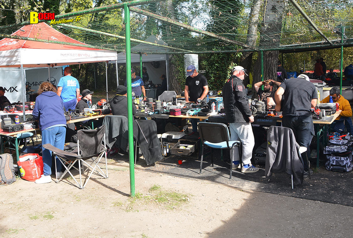 finale du challenge 100% RC de voitures radiocommandées TT 1/8 à Pertuis les 27 et 28 septembre 2025 