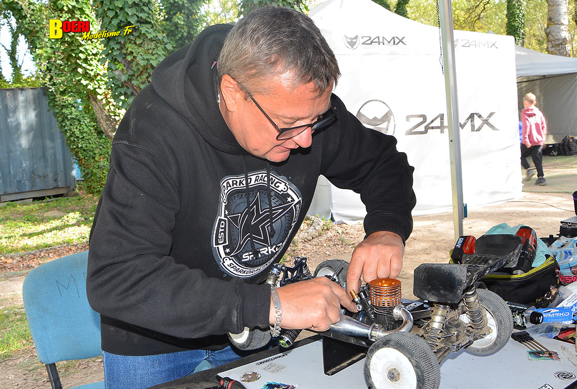 finale du challenge 100% RC de voitures radiocommandées TT 1/8 à Pertuis les 27 et 28 septembre 2025 
