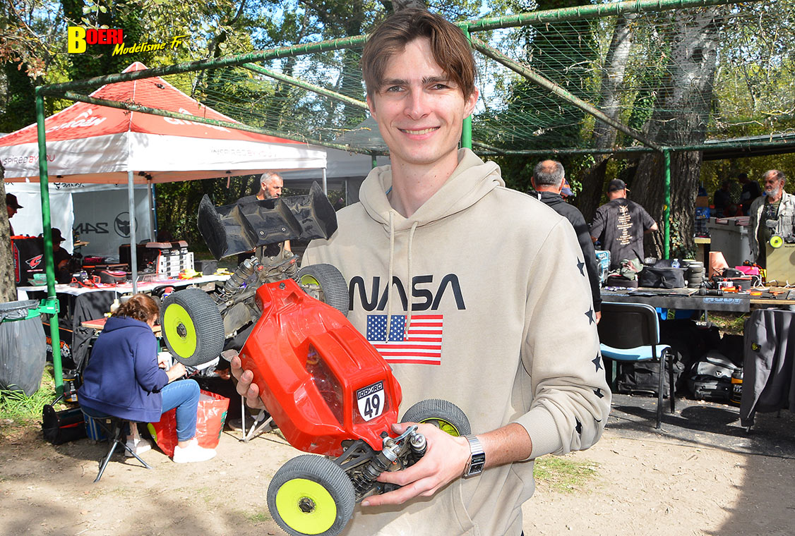 finale du challenge 100% RC de voitures radiocommandées TT 1/8 à Pertuis les 27 et 28 septembre 2025 
