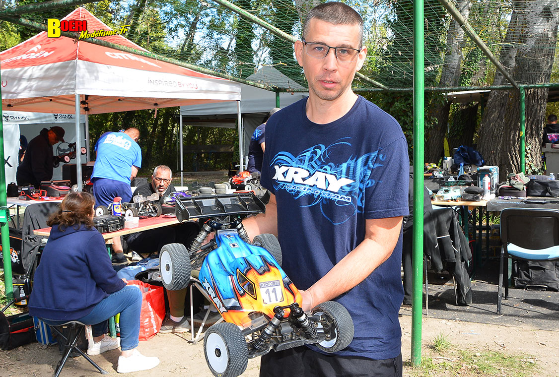 finale du challenge 100% RC de voitures radiocommandées TT 1/8 à Pertuis les 27 et 28 septembre 2025 