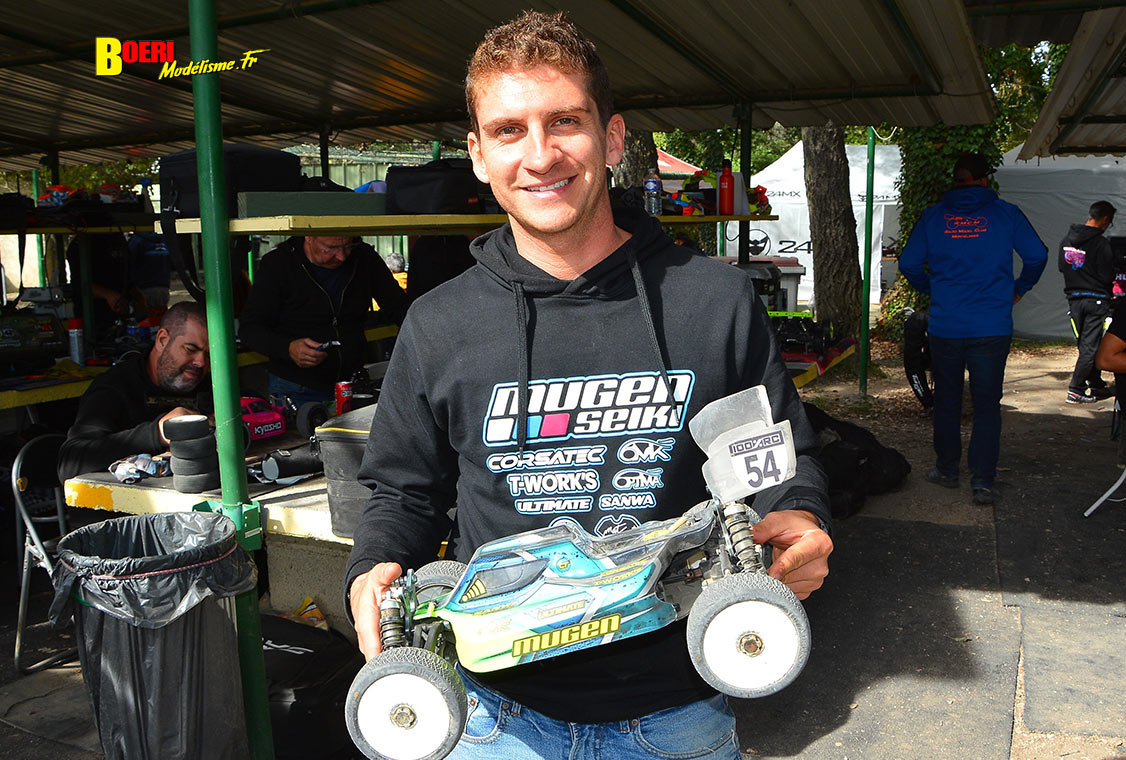 finale du challenge 100% RC de voitures radiocommandées TT 1/8 à Pertuis les 27 et 28 septembre 2025 