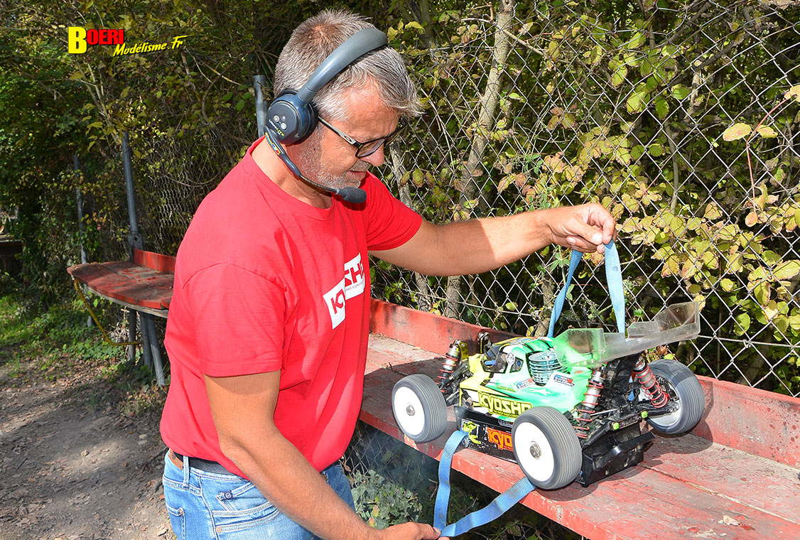 finale du challenge 100% RC de voitures radiocommandées TT 1/8 à Pertuis les 27 et 28 septembre 2025 