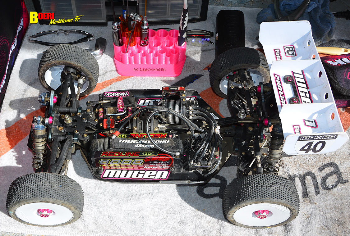 finale du challenge 100% RC de voitures radiocommandées TT 1/8 à Pertuis les 27 et 28 septembre 2025 