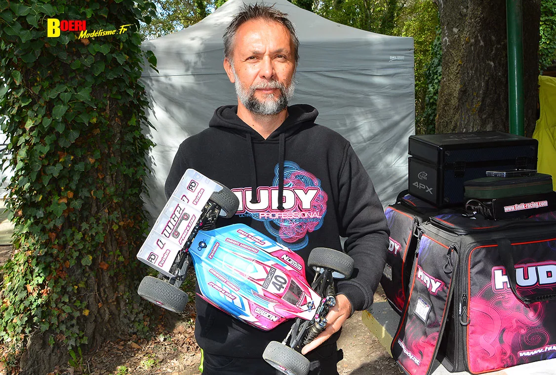 finale du challenge 100% RC de voitures radiocommandées TT 1/8 à Pertuis les 27 et 28 septembre 2025 finale du challenge 100% RC de voitures radiocommandées TT 1/8 à Pertuis les 27 et 28 septembre 2025