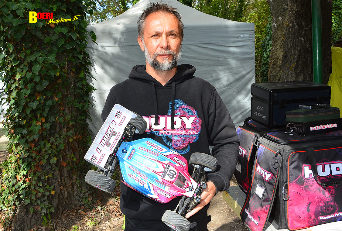finale du challenge 100% RC de voitures radiocommandées TT 1/8 à Pertuis les 27 et 28 septembre 2025 