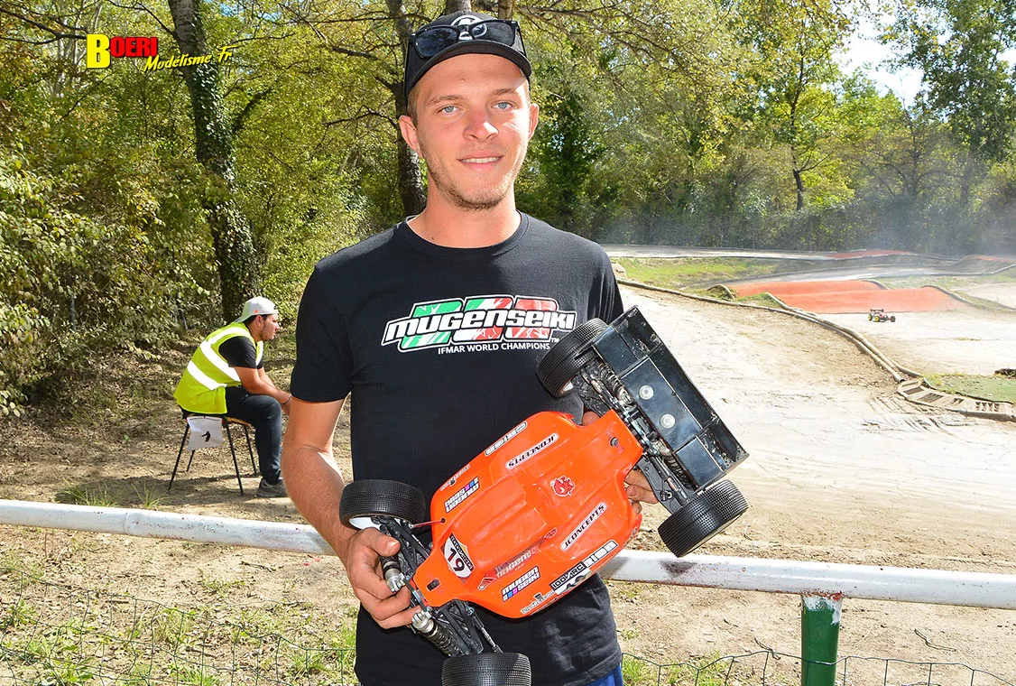 finale du challenge 100% RC de voitures radiocommandées TT 1/8 à Pertuis les 27 et 28 septembre 2025 finale du challenge 100% RC de voitures radiocommandées TT 1/8 à Pertuis les 27 et 28 septembre 2025