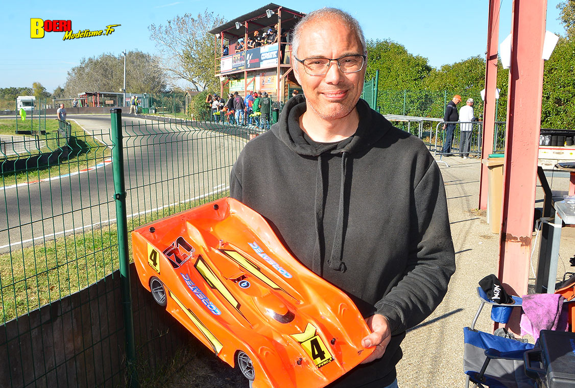 coupe de france piste 1/8 classique et brushless Monteux club MVRC les 11 et 12 octobre 2025